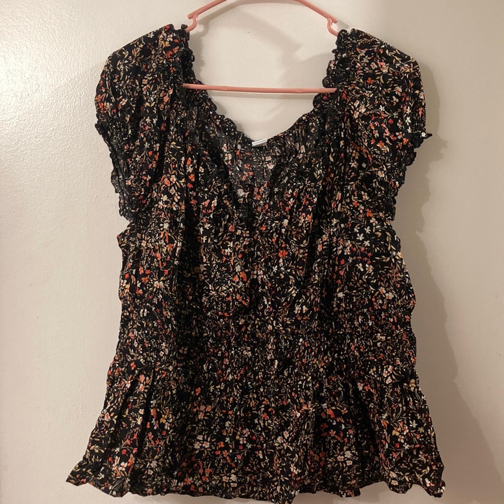 Old Navy Black floral top
